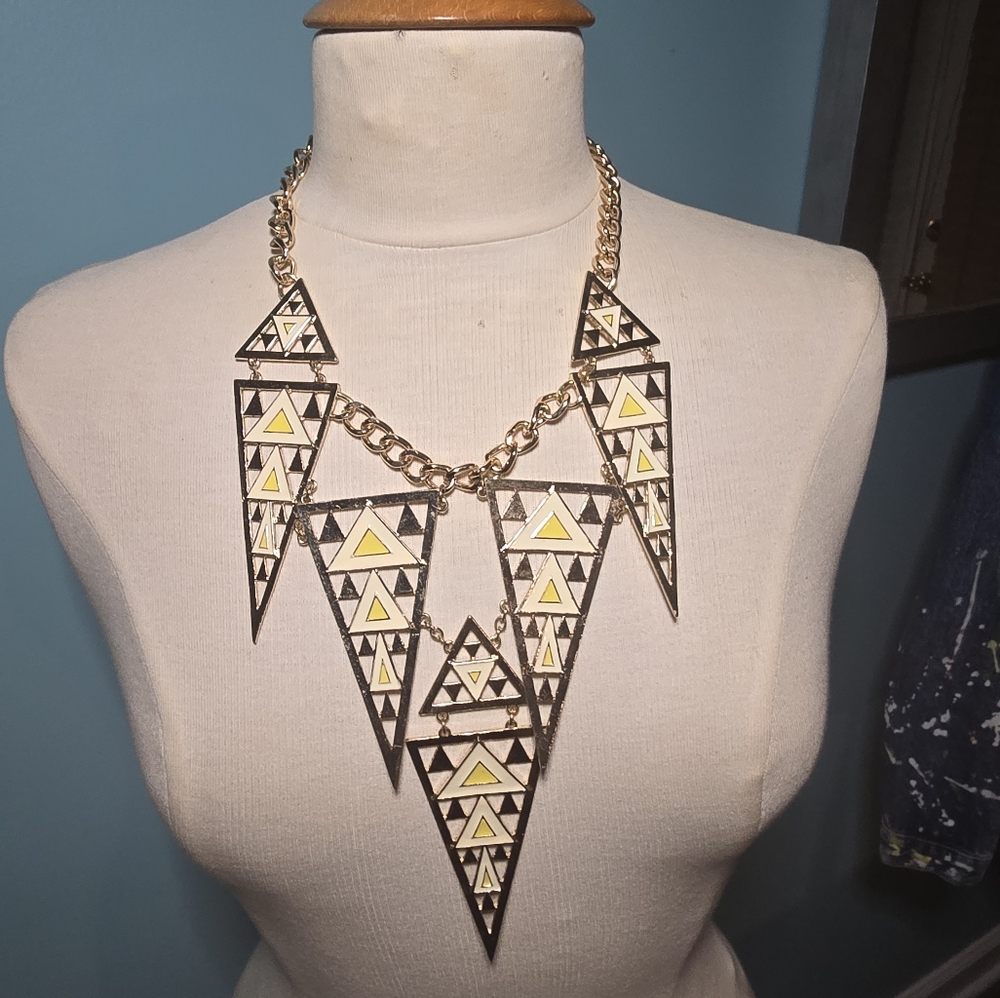 Large Geometric Shaped Articulated Statement Neck… - image 6